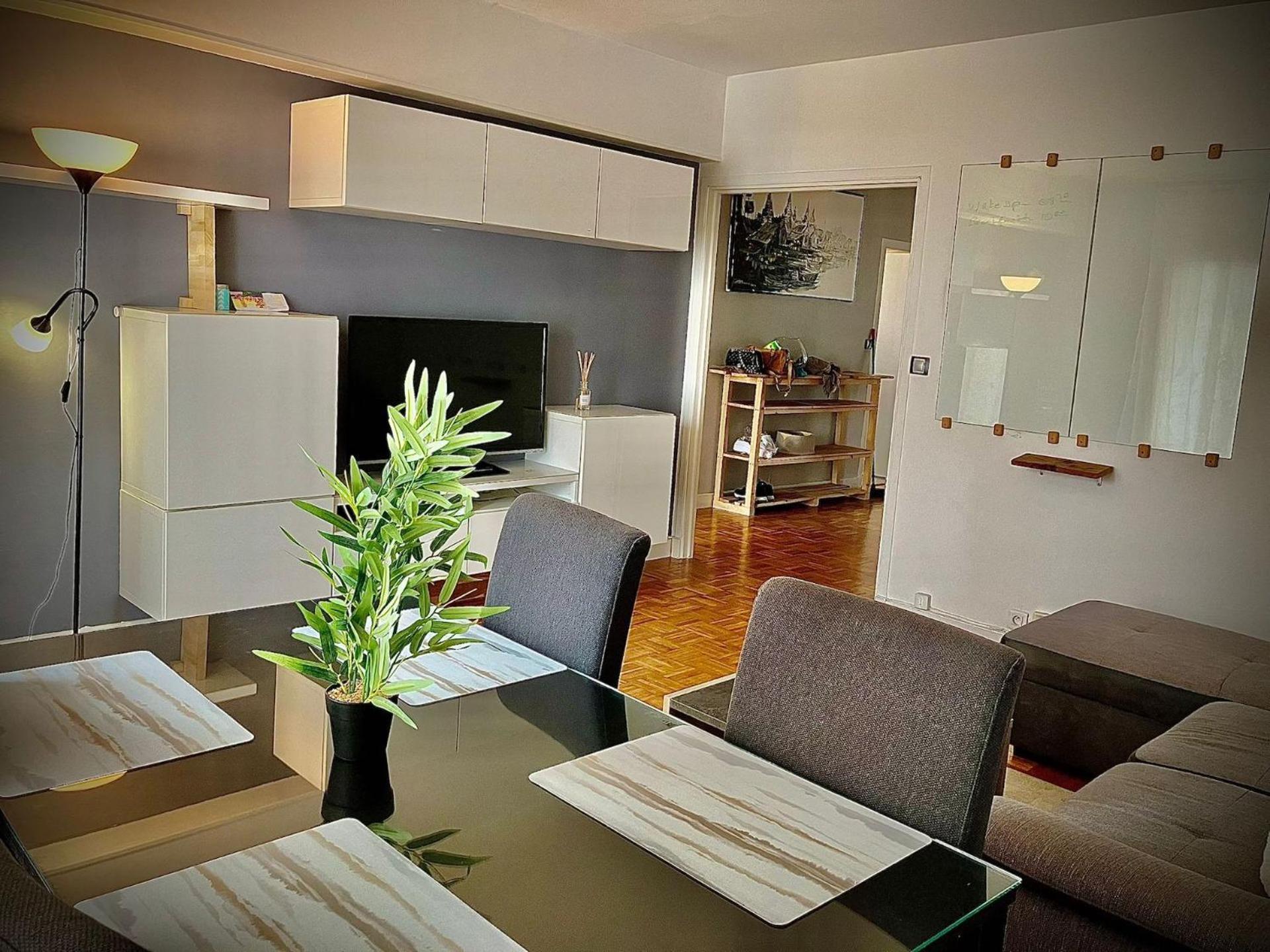 Parisian Lounge 8 Pers Front Station Apartment Villemomble Bagian luar foto